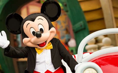 As Mickey Mouse Turns 90 Disney Parks To Host Worlds Biggest Mouse