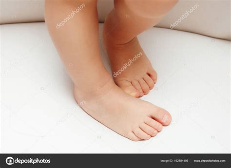 Crop The Childrens Legs — Stock Photo © Vorobevaola 192884406