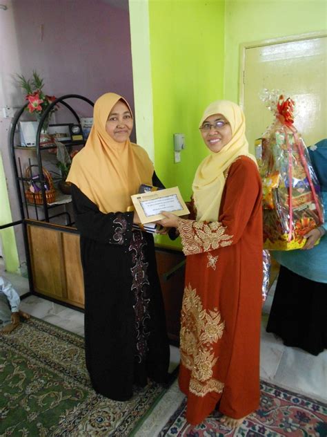 Kami akan membuat aktiviti membersih dan menceriakan kawasan persekitaran, serta memasak bubur lambukuntuk jemaah masjid. KHIDMAT MASYARAKAT BPJJ (RUMAH KASIH SAYANG) 2013 ...