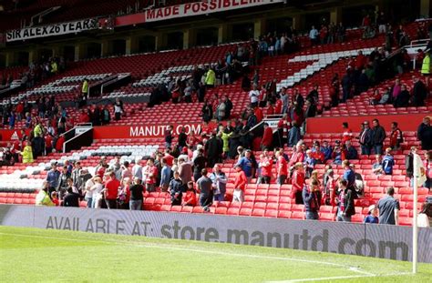 Manchester United Game Abandoned After Suspect Mobile Phone Package Found At Old Trafford