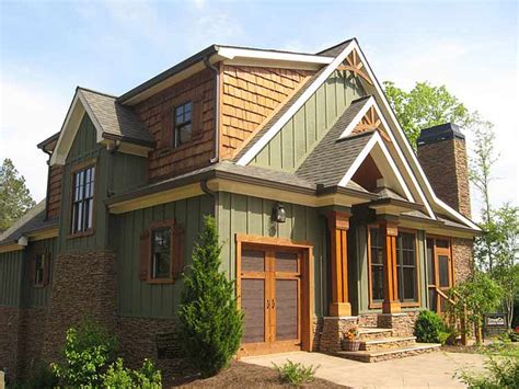 Grays, greens and browns predominate in the woods in the mountains, cabins pop in earthy woodsy tones. Exterior paint colors rustic homes - a breath of fresh air ...