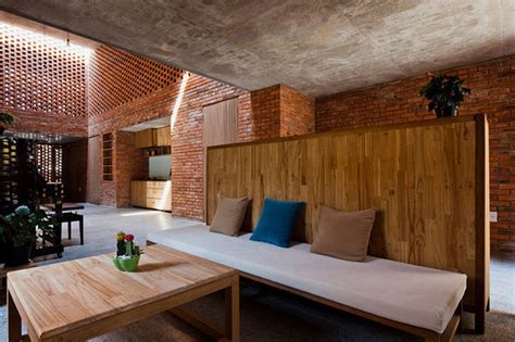 These seem no longer active. This Hive-Like Brick House was Inspired by Termite Nests ...