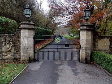 Entrance Gate To The Manor House Hotel © Jaggery Geograph Britain