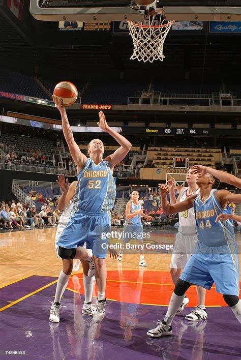 Stacey Dales Of The Chicago Sky Shoots A Layup In An Wnba Game News