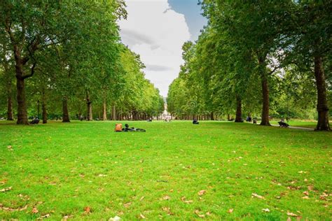 Green Park In London Editorial Stock Image Image Of Summer 191579774