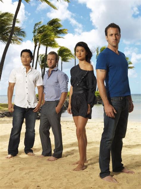 hawaii five 0 season two photo shoot in 2019 house hawaii five o hawaii 5 0 cast scott caan