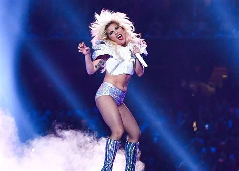 Los Looks Brillantes Y Vibrantes De Lady Gaga En La Final De La Super Bowl
