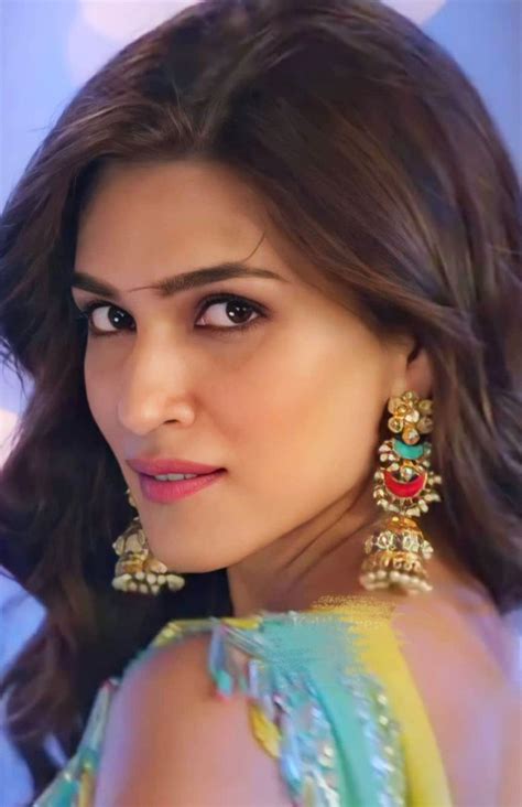 Pin By Legolas On Kriti Sanon Indian Beauty Most Beautiful Indian Actress Stylish Actresses