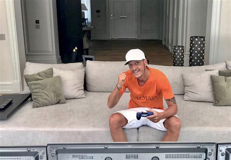 Is mesut ozil a good footballer? Mesut Özil announces plans to start FIFA team - Esports ...