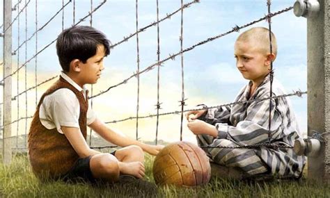 Il bambino con il pigiama a righe è un romanzo del 2006 dello scrittore irlandese john boyne, che è stato tradotto in 32 paesi. "Il bambino con il pigiama a righe" impartisce una bella ...