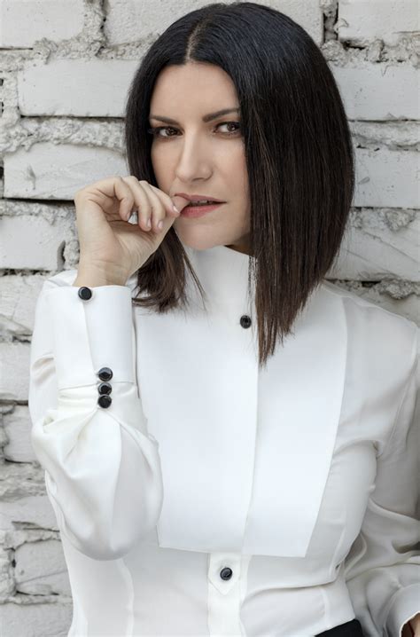 Últimas noticias de laura pausini. Laura Pausini: "Espero ser capaz de darle una vida simple a mi hija, lejos del lujo y la fama"