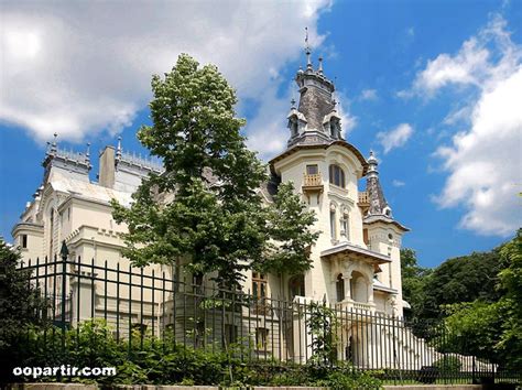 București, /bu.kuˈreʃtʲ/ ) es la capital y ciudad más poblada de rumania, así como su principal centro industrial, comercial y cultural. Roumanie - Guide voyage Roumanie, où partir Roumanie ...