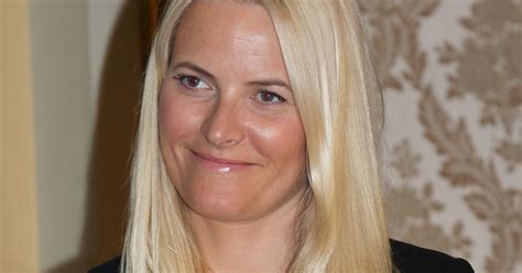 Ihr stiefbruder trond berntsen wurde 2011 bei einem terroranschlag in norwegen ermordet. Mette-Marit von Norwegen: Trauriger Geburtstag! | BUNTE.de