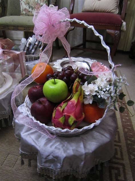 Anda boleh sekalikan buah epal, anggur, strawberry, dan mangga didalam satu bakul atau bekas dan hiaskan. L!VE TO L VE: Gubahan hantaran Pertunangan Sham & Ila (3 ...
