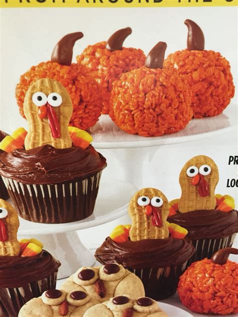 They'll get a kick out of decorating the turkey's feathers and will love these. Turkey | Desserts, Holiday recipes, Food