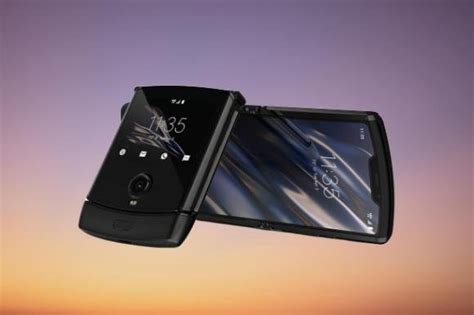 Moto Razr 2019 Ufficiale Lo Smartphone Pieghevole Di Lenovo Con
