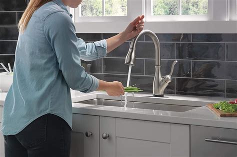 The Best Kitchen Faucets Of 2022 According To The Pros