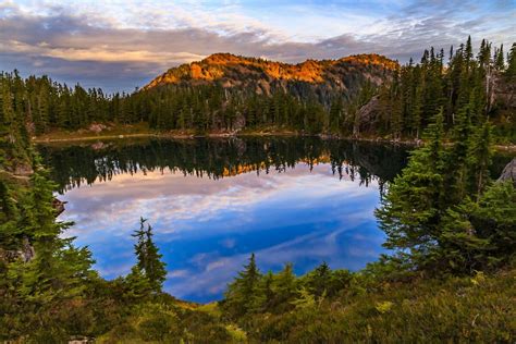Chain Lakes Near Mount Baker Sunrise Lake Washington State Heaven