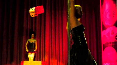 La Pornostar Eva Thurman A Grande Richiesta Ancora Ospite Allo Striptease Di Milano Youtube