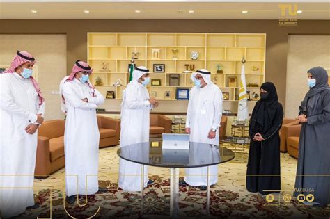 الثقافة في الطائف الطائف يوجد لمدينة الطائف تاريخ عريق تمثّل بالمباني الأثريّة والتاريخيّة الموجودة فيها، رئيس جامعة الطائف يفتتح أسبوع ريادة الأعمال العالمي ...
