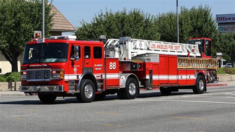 Los Angeles Fire Department Hook & Ladder Truck 88 Code 3 | Flickr