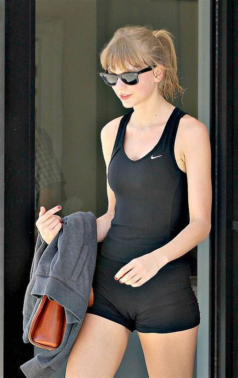 Taylor Swift Cameltoe Workouthot Celebrities Taylor Swift Taylorswift Karena Memakai