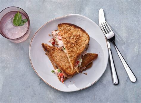 Sandwich Met Tonijnsalade Recept Allerhande Albert Heijn
