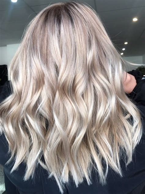 Hair Trends Blonde Champagne Summer Fall Colors Highlights Bronde