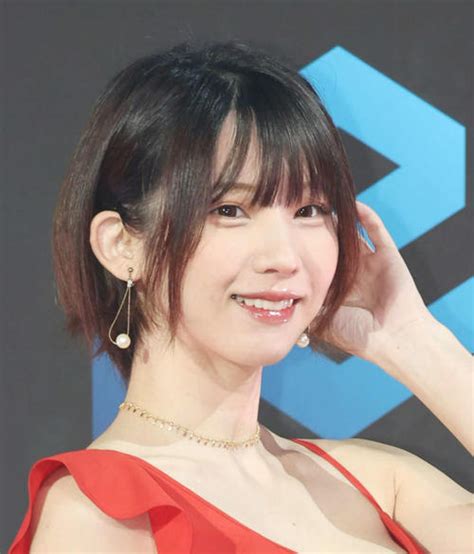 えなこ、美ヒップ強調のひもビキニバックショット披露し騒然「海と桃尻最高」「神のsiri」 芸能 日刊スポーツ