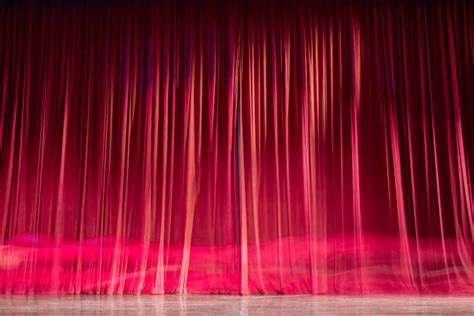 Curtain Rising Theater Stock Photos Pictures And Royalty Free Images