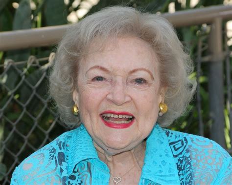 Betty White Betty White Old Age Makeup Turquoise
