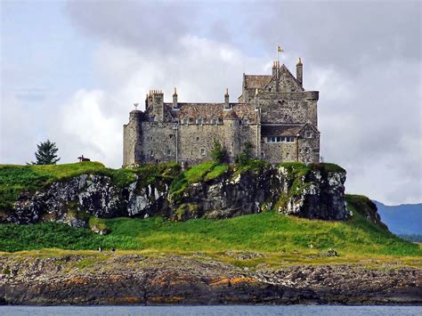 Duart Castle Isle Of Mull West Coast Scotland Castles In Scotland
