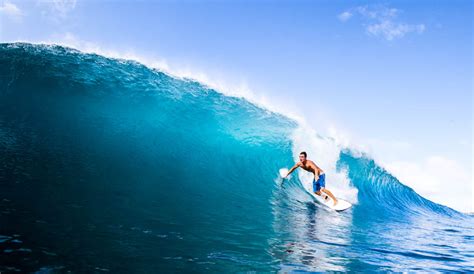 This Is Why Hawaii Is Dreamland For A Young Surf Photographer The Inertia