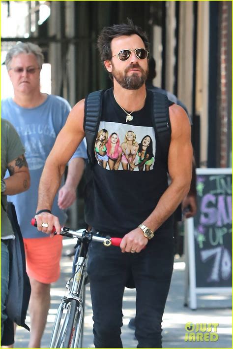 Justin Theroux Wears A Spring Breakers Movie Tank Top Photo 3690996 Justin Theroux Tobey
