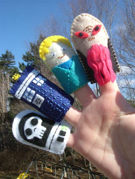 Nickety Nackety Noo Doctor Who Tardis Finger Puppet