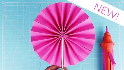 When i saw a decorated table with a paper napkin fan at my friend's house, every guest's expression was recommended ⇒ check another great technique on how to make standing fan napkin fold. Paper Craft Ideas | Handmade paper fan using origami paper ...