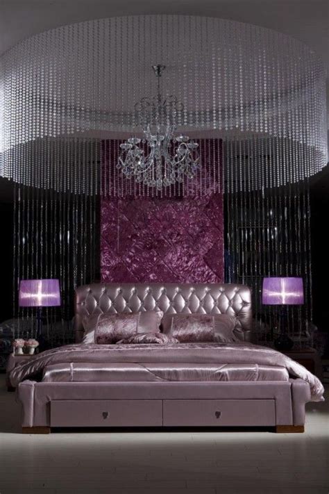 Comò, settimanali e comodini per organizzare in perfetto ordine il nostro stile di vita. Arredare la camera da letto con il viola... 51 idee ...