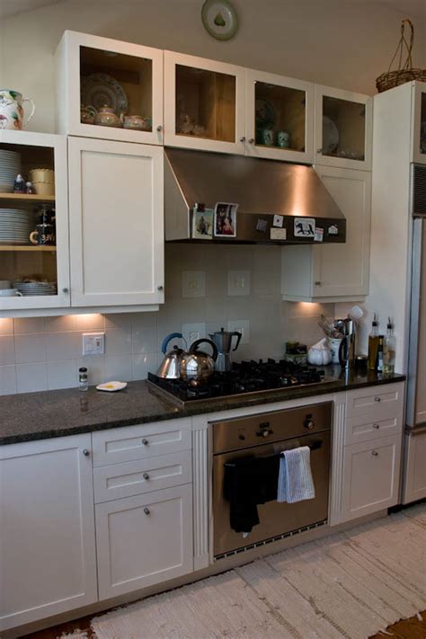 If you are planning to remodel your kitchen, before hiring any contractor to explore the options for a premium mdm custom remodeling inc. Custom cabinets and kitchen remodeling | Avon CT