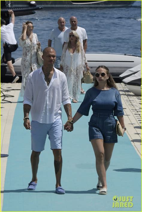 Hot Felon Jeremy Meeks Chloe Green Hold Hands On Vacation In