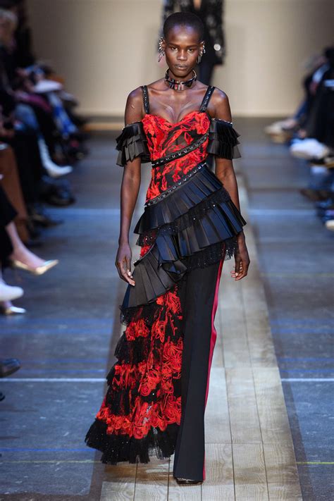 Alexander Mcqueen Fall 2019 Ready To Wear Fashion Show Collection See
