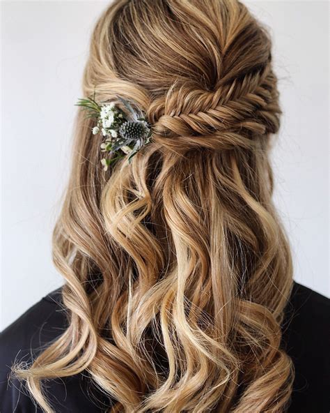 23 Cute Wedding Hairstyles For Bridesmaids Hairstyle Catalog