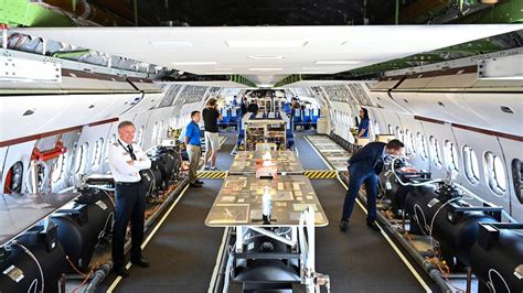 What Its Like Inside Boeings New 777x Cnn