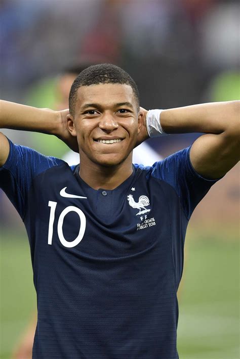 Compare kylian mbappé to top 5 similar players similar players are based on their statistical profiles. Kylian Mbappé, embarrassé
