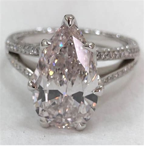 32 Stunning Pear Shaped Diamond Engagement Rings The Glossychic In