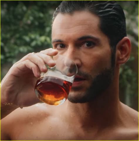 Tom Ellis Bares His Hot Chiseled Abs For Lucifer Date Announcement