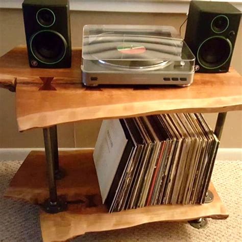 As a youngster i started to build my own gear, no matter the field of activity! DIY inspiration: Wood slab record player table - Simplified Building
