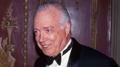 Hugh Downs Legendary Television Host Dies At Age 99 Official Fame
