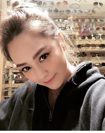 Последние твиты от 阿波罗网唯一官方推号 (@aboluowang). 阿嬌家裏壕包成牆 賴弘國曾曝老婆買包從不看價錢__新浪網-北美