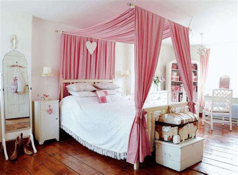 This canopy bed offers a fresh look to any modern home, and its neutral coloring means that it can be paired with almost any furniture. 20 Cheerful And Colorful Canopy Beds For Girls | Home ...