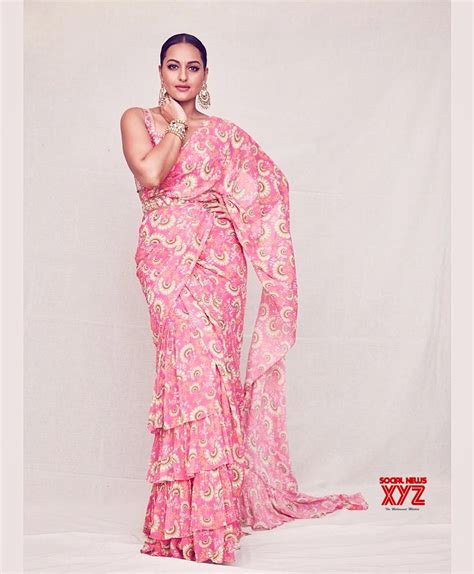 Actress Sonakshi Sinha Stunning Stills In Saree Styled By Mohit Rai Social News Xyz